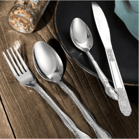 Product Name  Deluxe Premium Cutlery Flatware Set For The Home  Stainless Steel Cutlery Service With 1 Dinner Fork, 1 Dinner Knife, 1 Dinner Spoo (Option: silver)